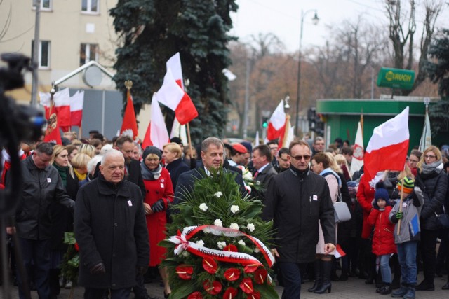 Władze Powiatu składają wieniec