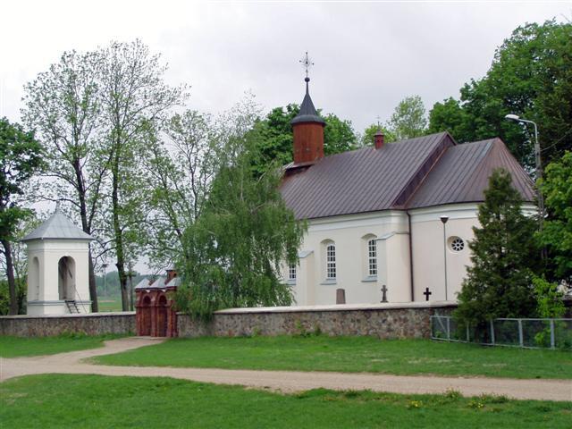 zdjęcie: Kościół pw. Wniebowstąpienia Pańskiego w Strabli (fot. B. Komarzewski)