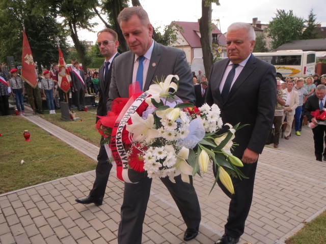 zdjęcie: 72. rocznica mordu w Lesie Pilickim