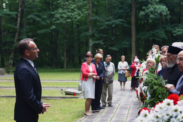 zdjęcie: Obchody 74. rocznicy zbrodni w Lesie Pilickim