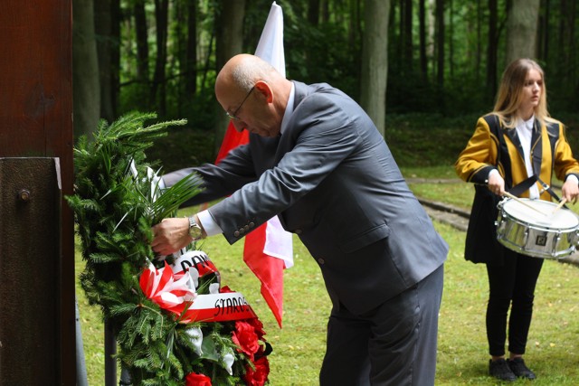 zdjęcie: Obchody 74. rocznicy zbrodni w Lesie Pilickim