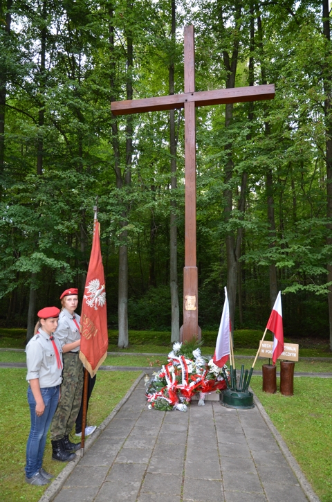 zdjęcie: Krzyż modlitewnej pamięci na uroczysku Osuszek